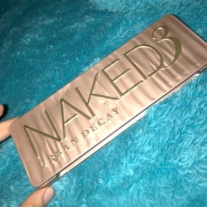 Urban decay naked 3 palette!! 😍😍